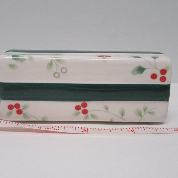 NEW! Pfaltzgraff Winterberry Figural Salt & Pepper Shakers - Christmas Gifts - Picture 6 of 6